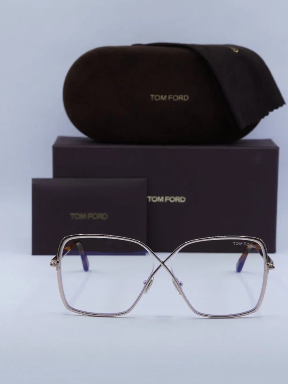Tom Ford rose 100% clear